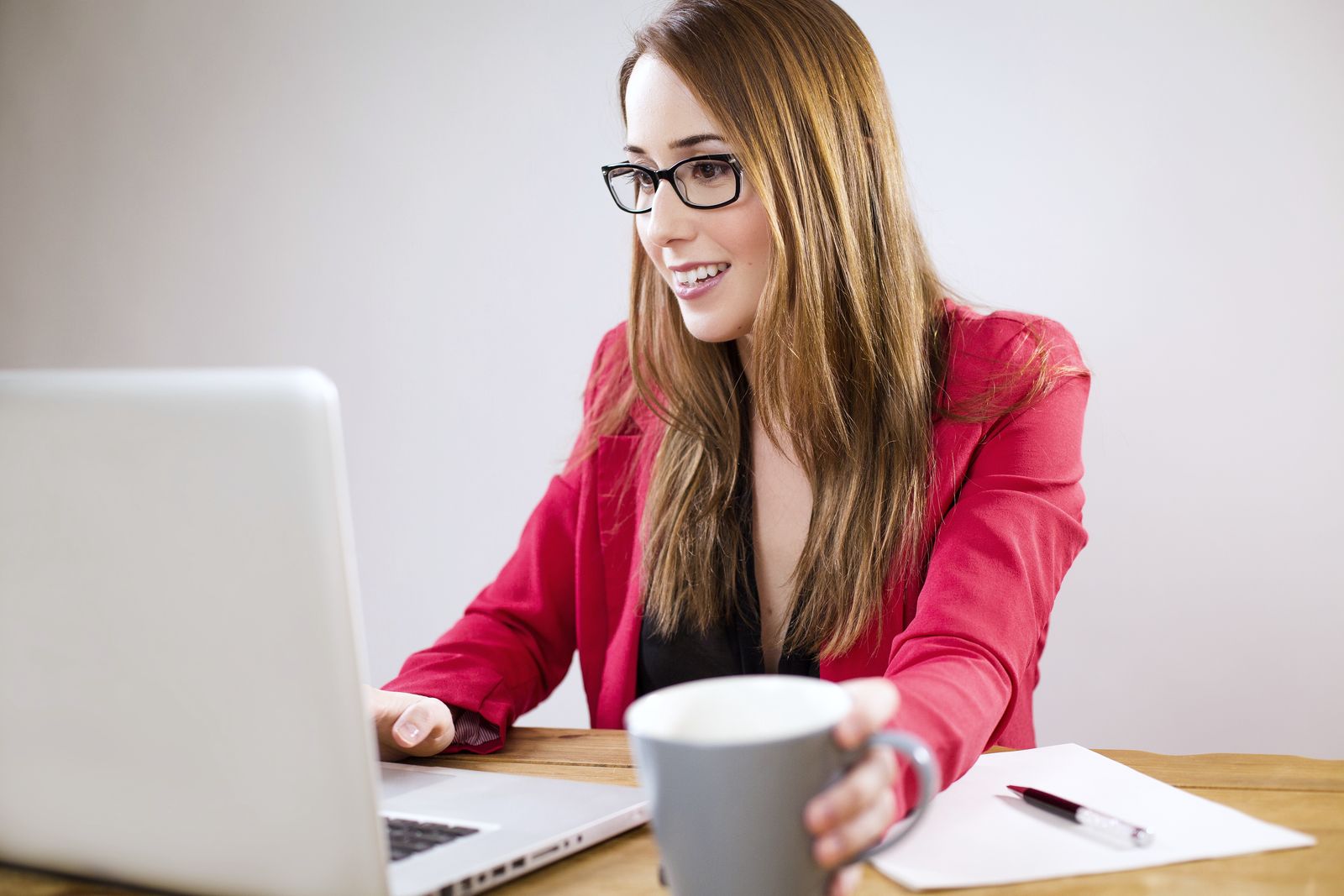 Five desk posture myths, and what actually helps a sore back and neck